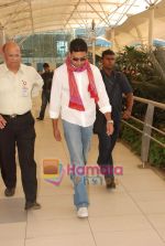 Abhishek Bachchan at Mumbai airport from a trip to Goa on 15th April 2010 (11).JPG